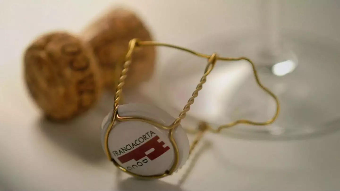 Gift Franciacorta: Classic Method Sparkling Wine Gift Franciacorta: Classic Method Sparkling Wine